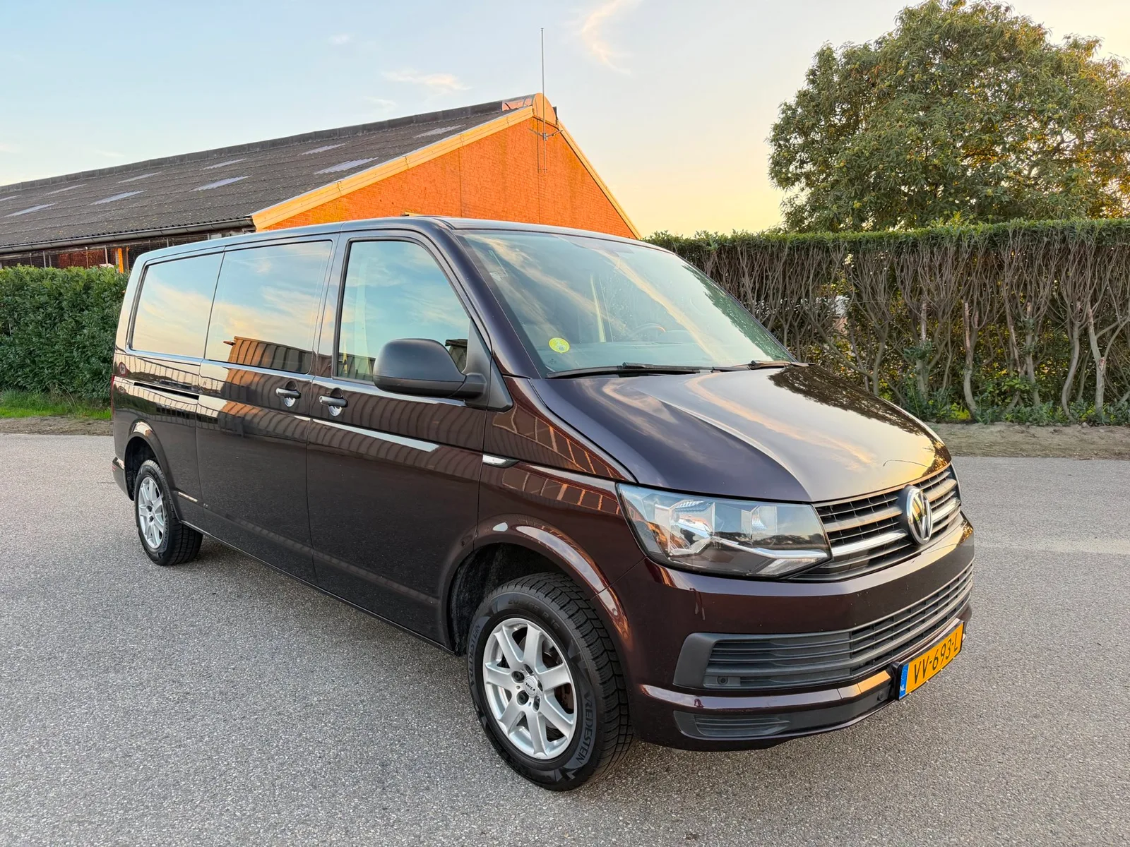 Volkswagen Transporter (2016) — foto 1