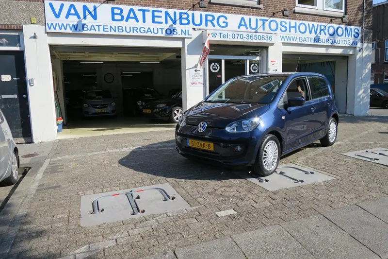 Volkswagen Up! (2013)