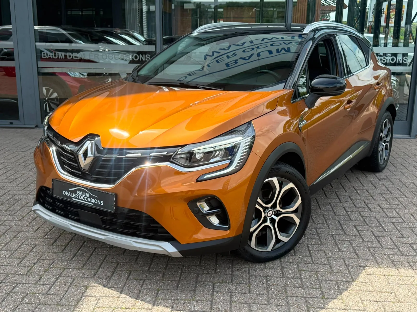 Renault Captur (2022) — foto 1
