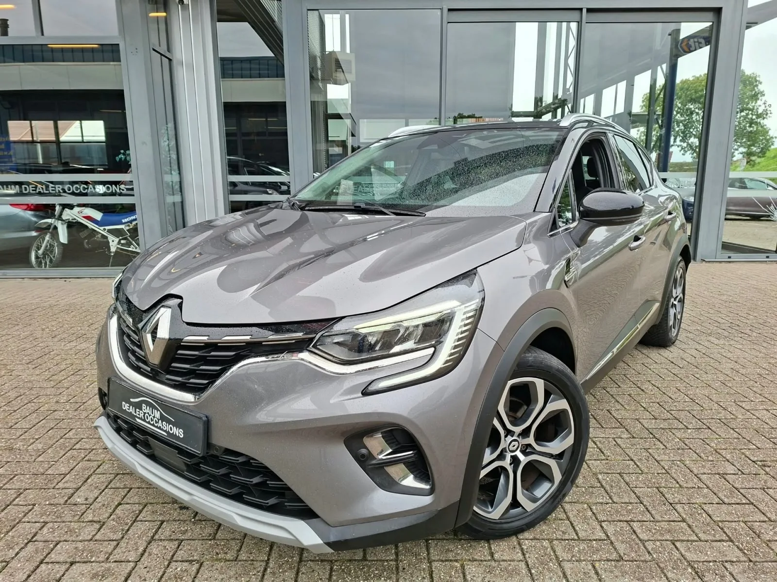 Renault Captur (2022) — foto 1