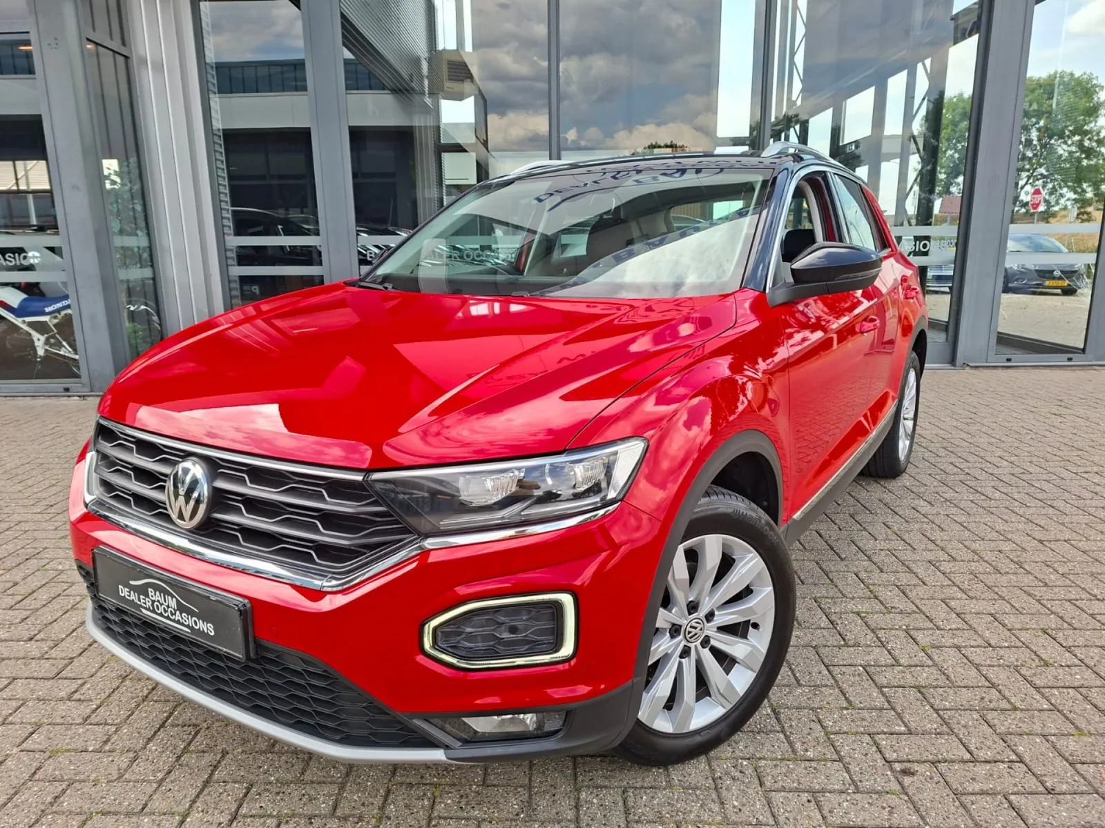 Volkswagen T-Roc (2020) — foto 1