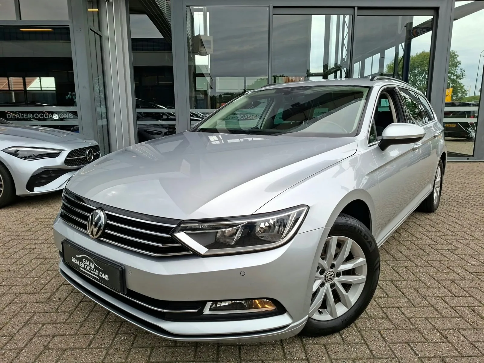 Volkswagen Passat (2018) — foto 1