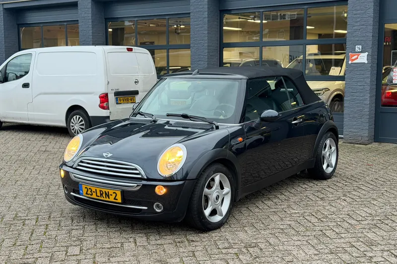 MINI Cooper (2006)