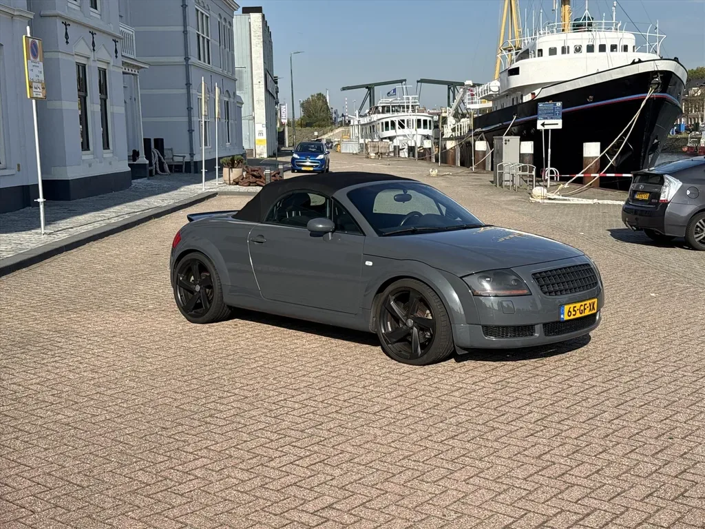 Audi TT (2000) — foto 1