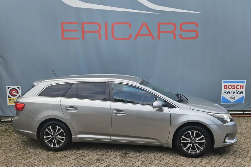 Toyota Avensis (2012)