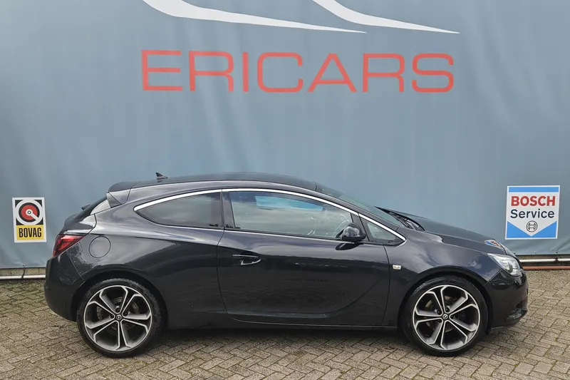 Opel Astra (2012)