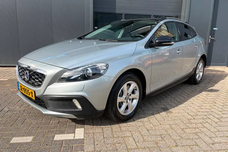Volvo V40 Cross Country (2016)