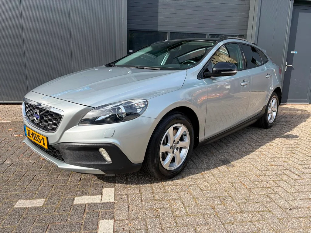Volvo V40 Cross Country (2016) — foto 1