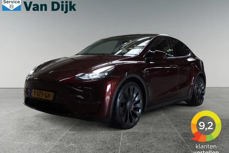 Tesla Model Y (2023)
