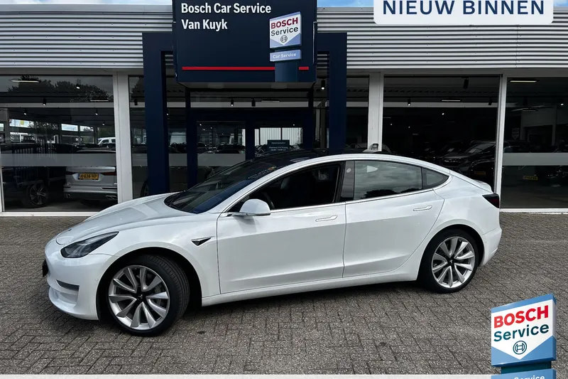 Tesla Model 3 (2019)