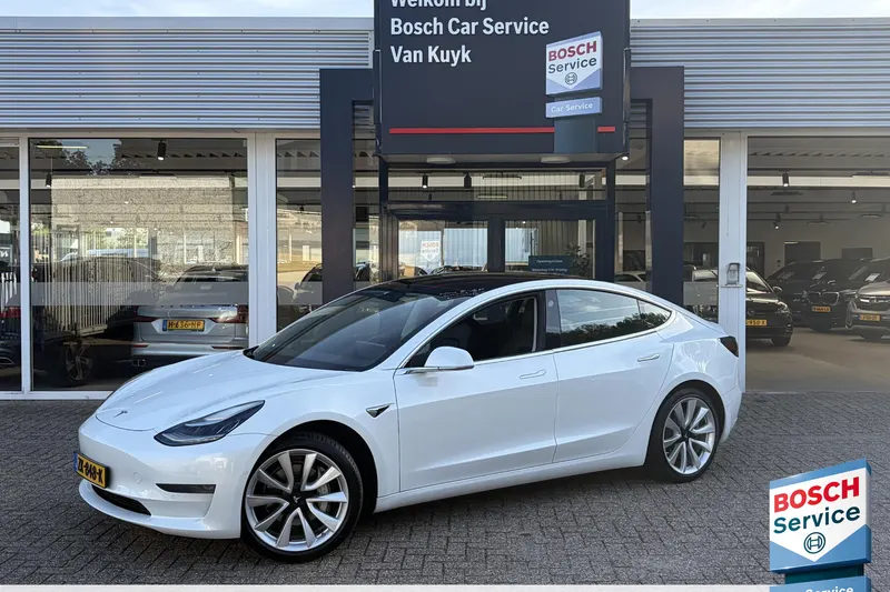 Tesla Model 3 (2019)