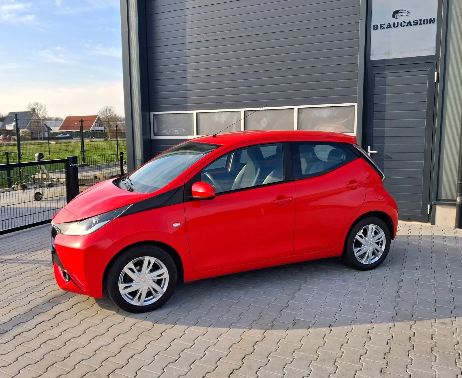Toyota Aygo (2017) — foto 1