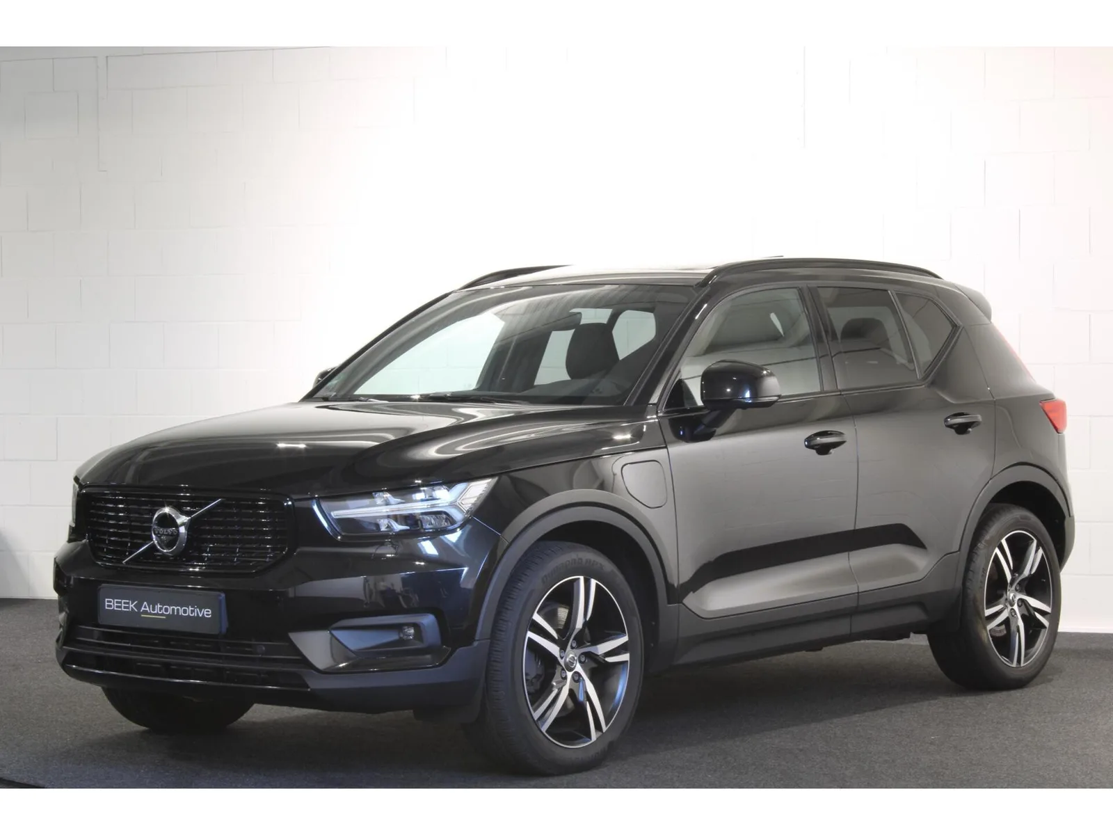 Volvo XC40 (2021) — foto 1