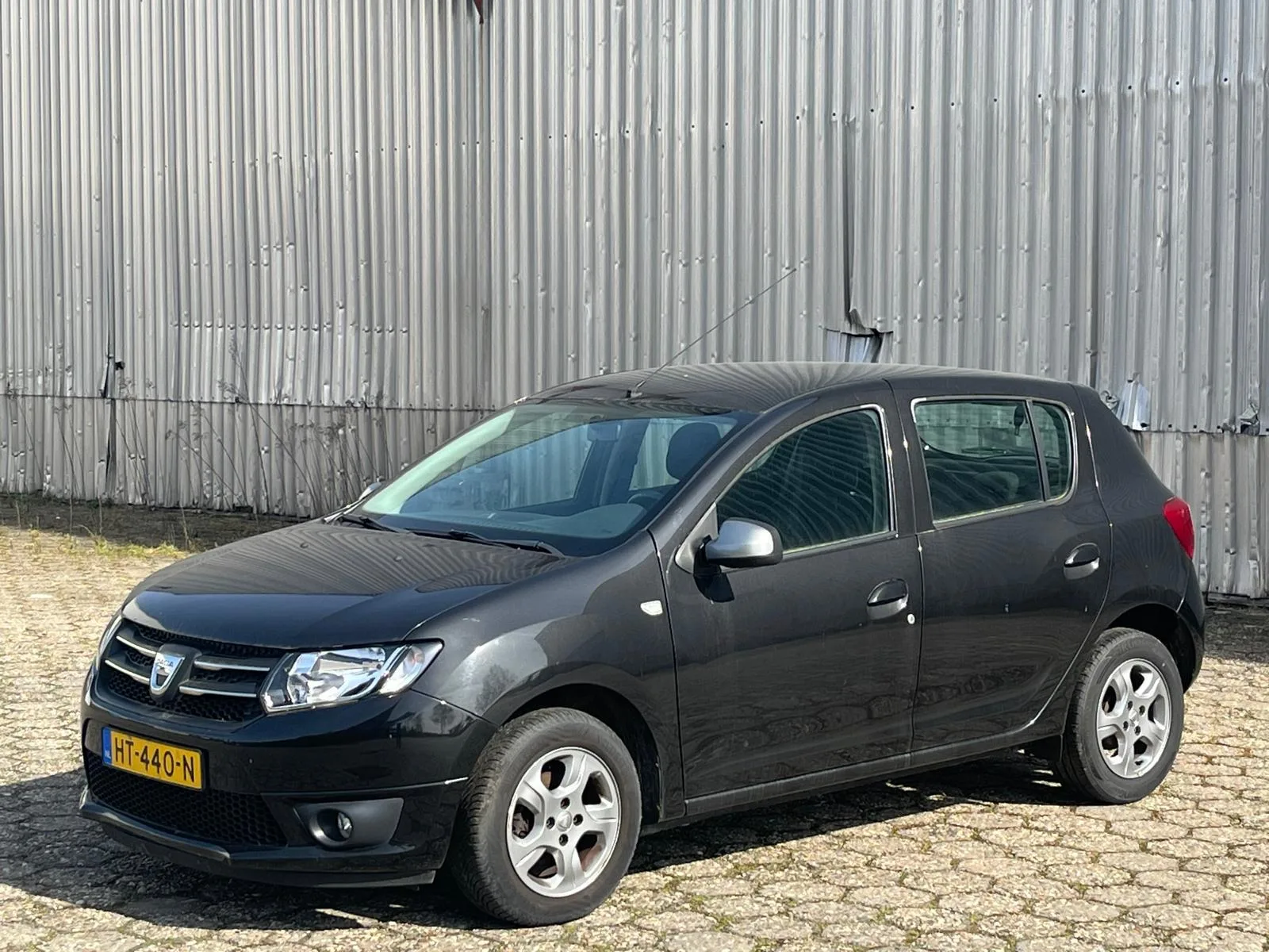 Dacia Sandero (2016) — foto 1