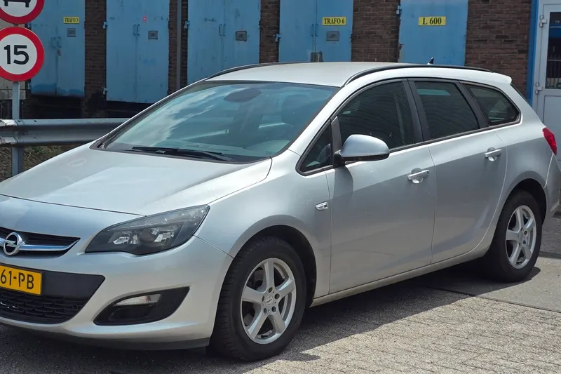 Opel Astra Sports Tourer (2015)