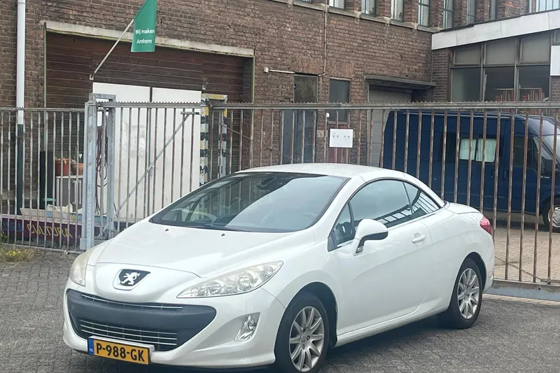 Peugeot 308 (2010)
