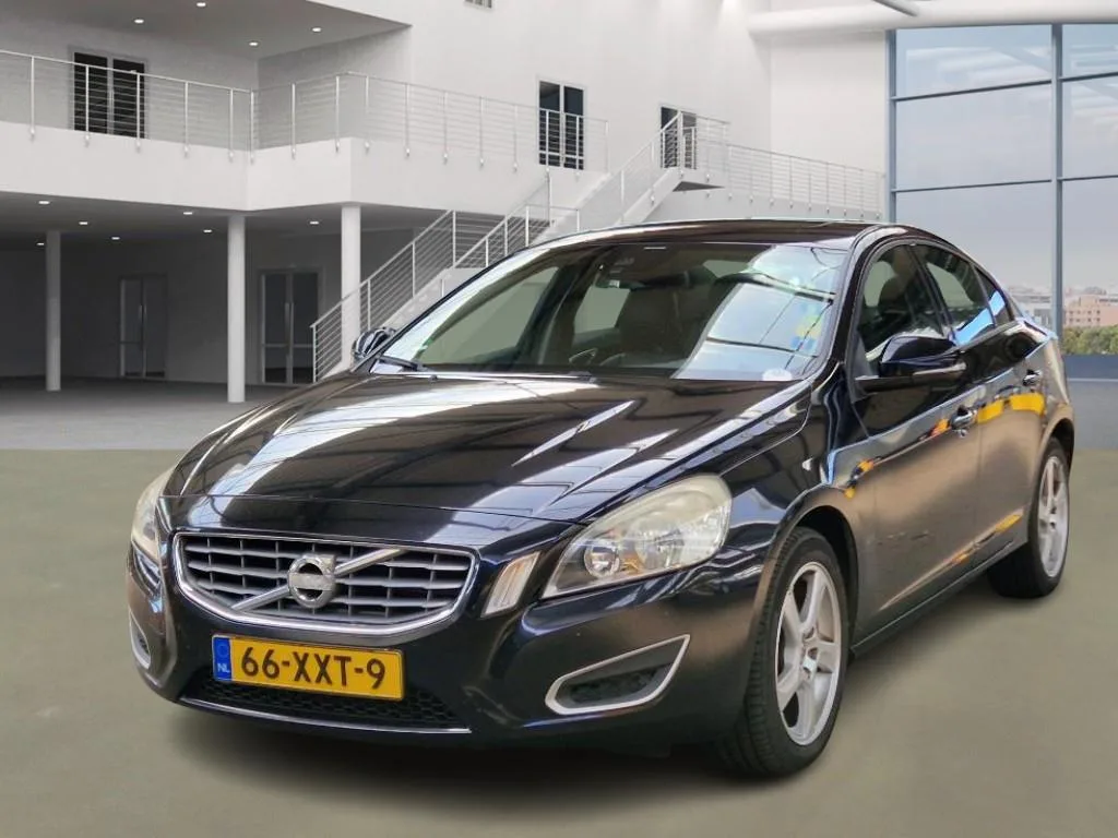 Volvo S60 (2012) — foto 1