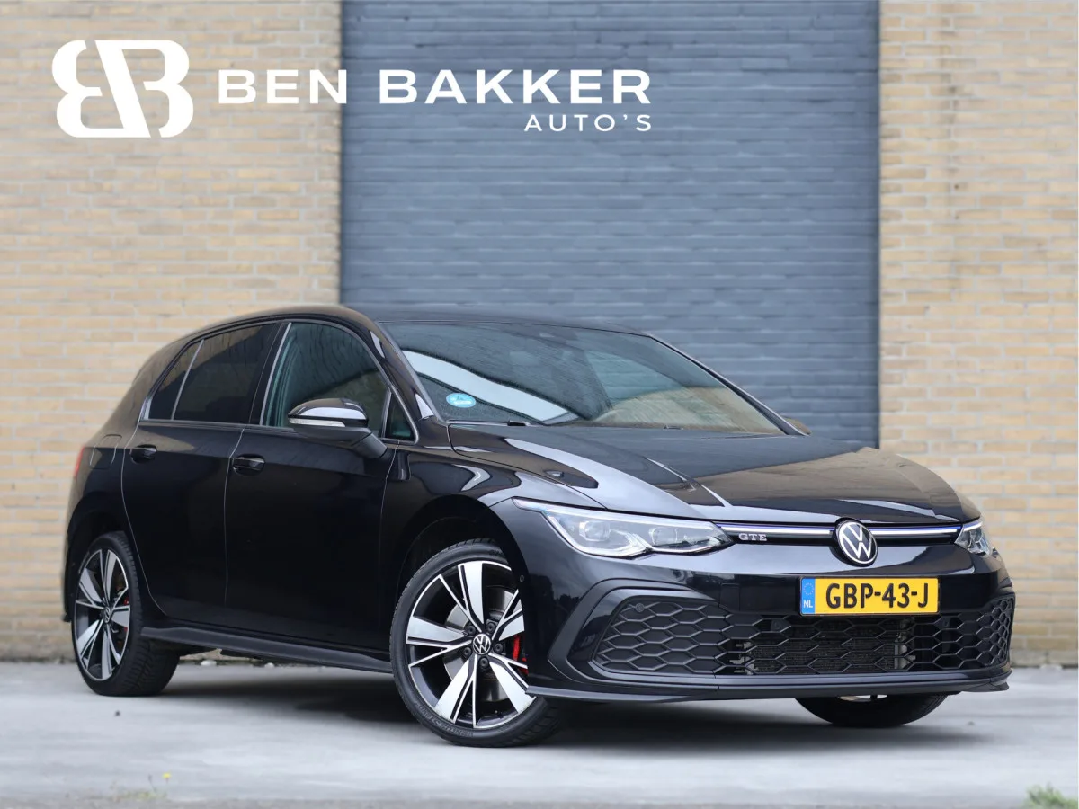 Volkswagen Golf (2022) — foto 1