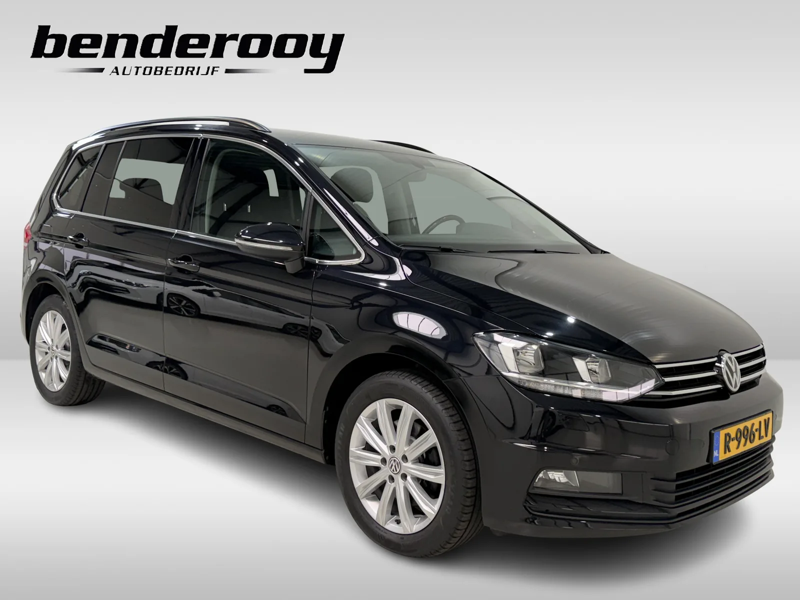 Volkswagen Touran (2019) — foto 1