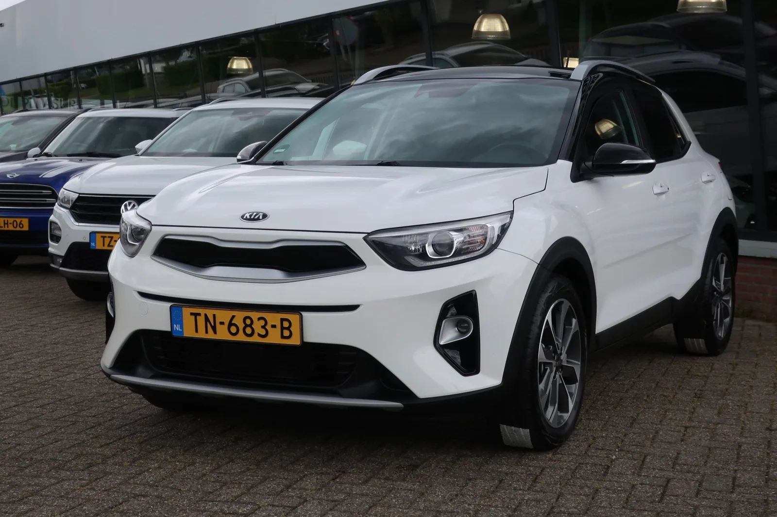 Kia Stonic (2018) — foto 1