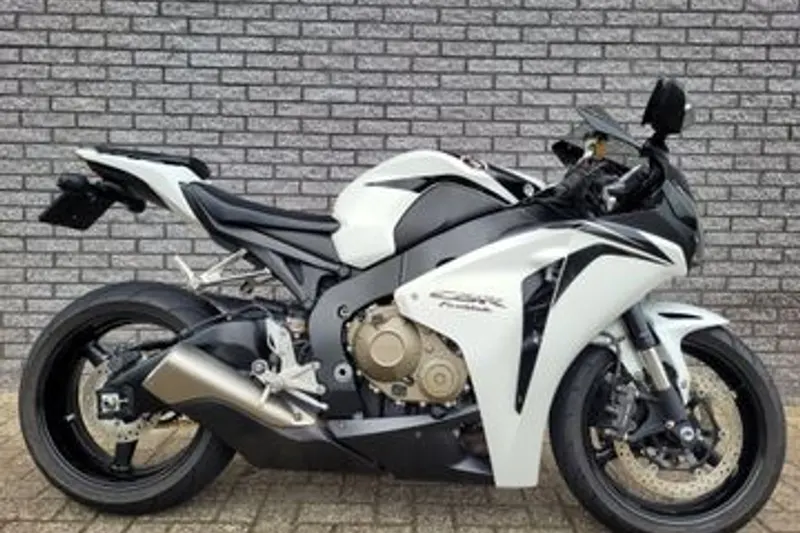 Honda CBR 1000 RR Fireblade (2008)