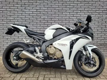 Honda CBR 1000 RR Fireblade (2008) — foto 1