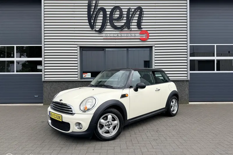 MINI Cooper (2010)