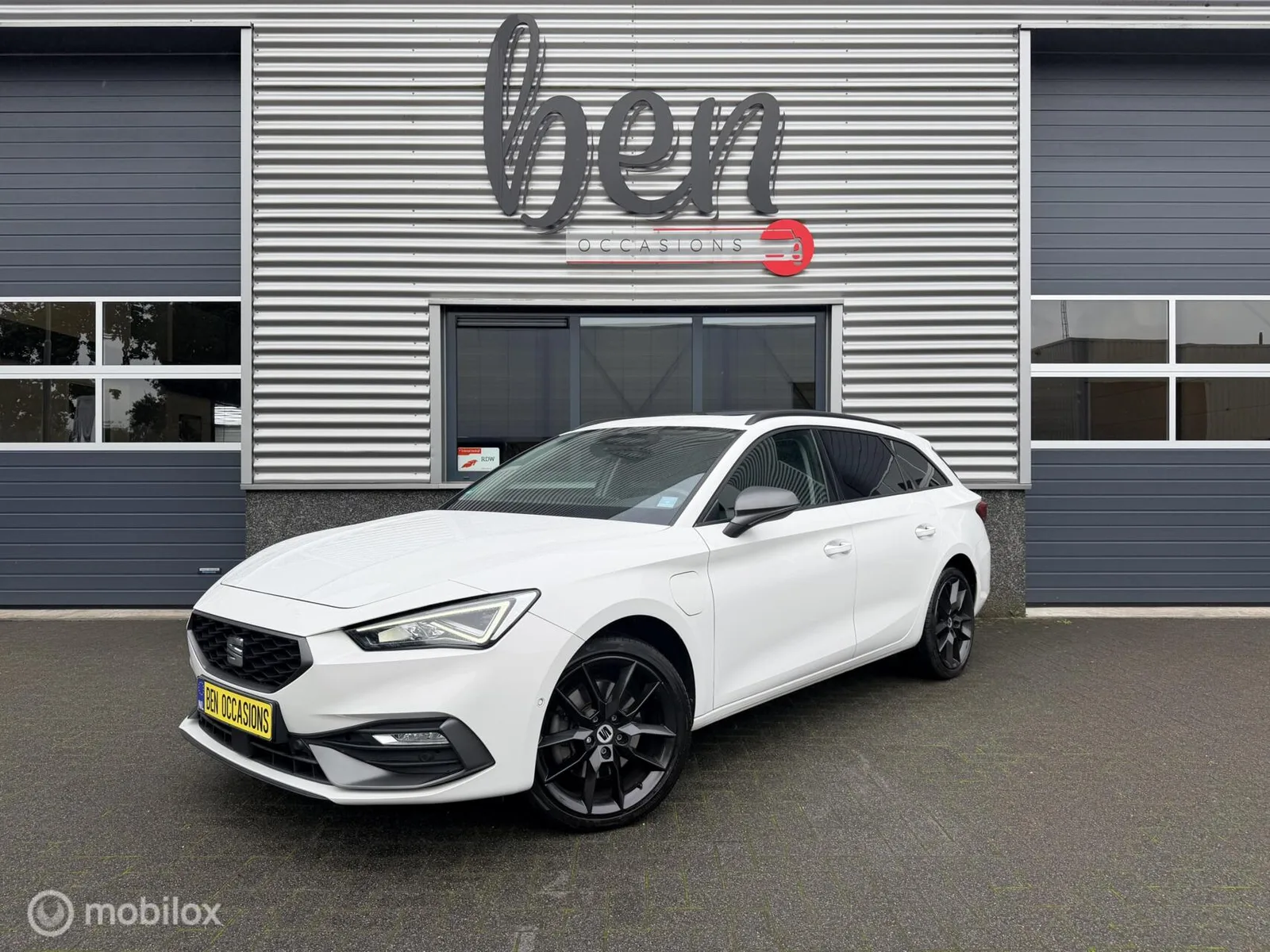 SEAT Leon Sportstourer (2021) — foto 1