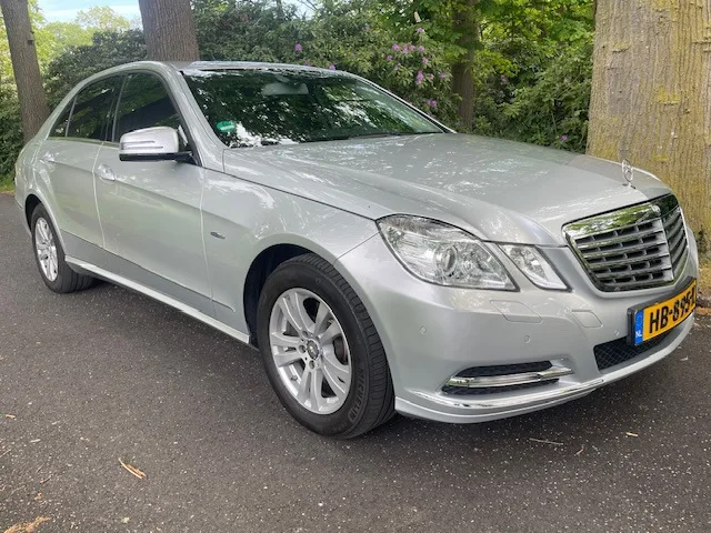 Mercedes-Benz E-Klasse (2011) — foto 1