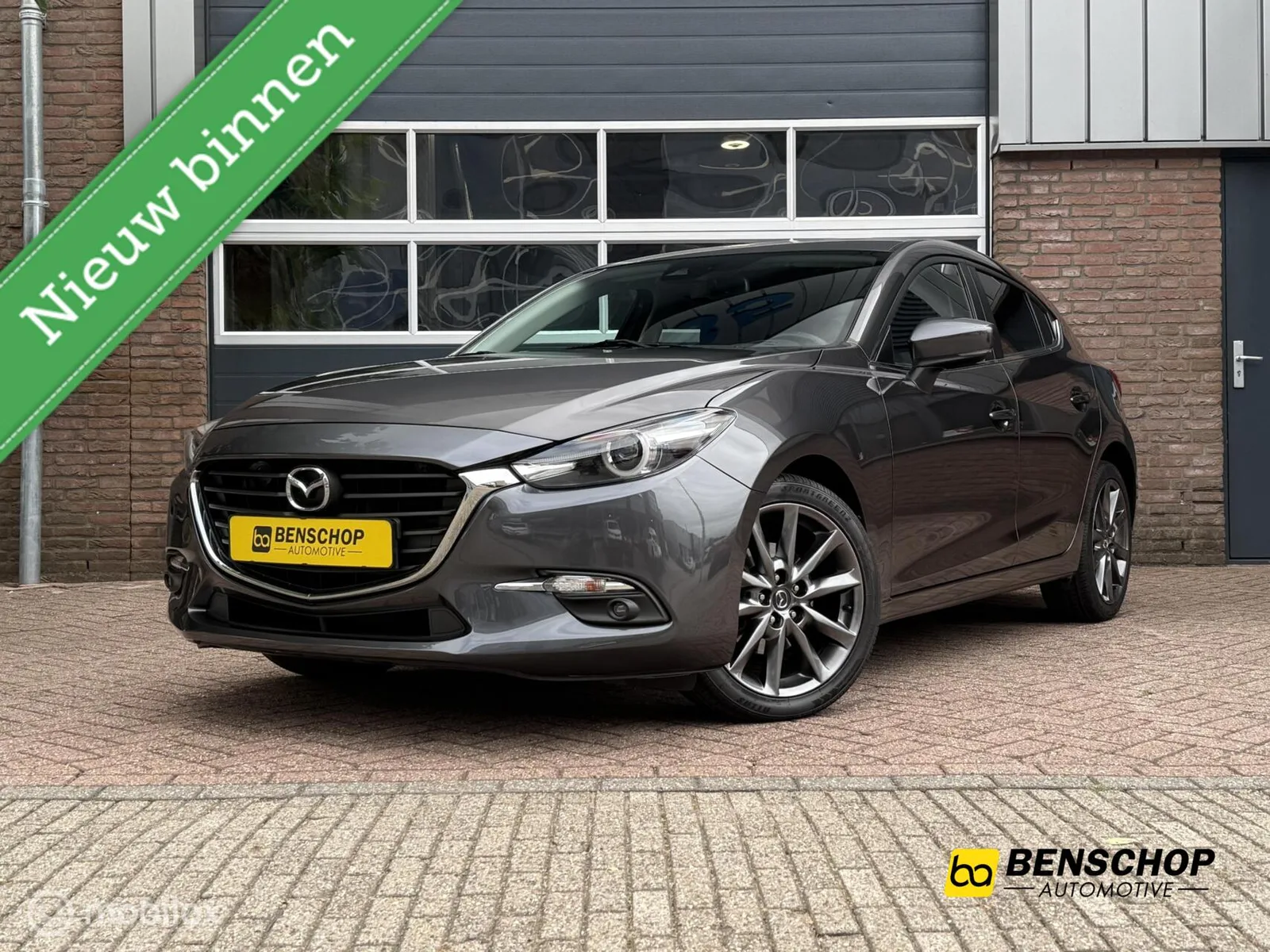 Mazda 3 (2017) — foto 1