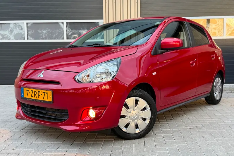 Mitsubishi Space Star (2015)