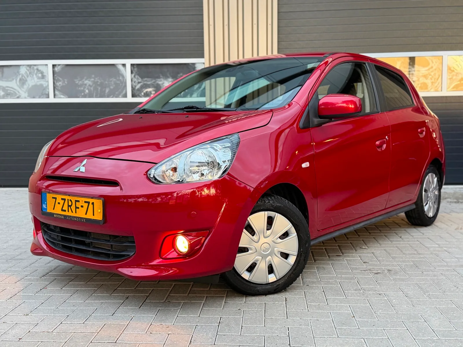 Mitsubishi Space Star (2015) — foto 1