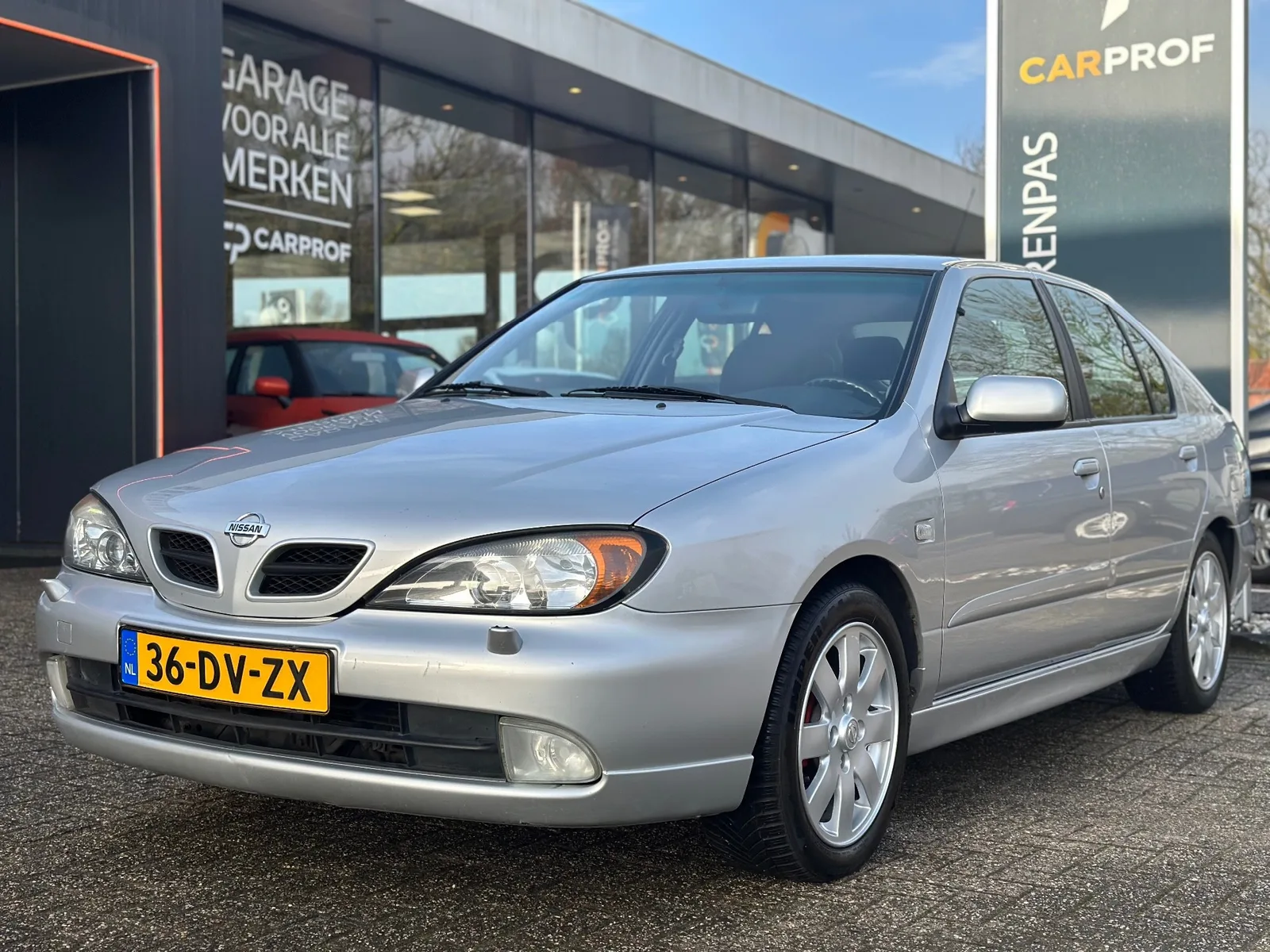 Nissan Primera (2000) — foto 1