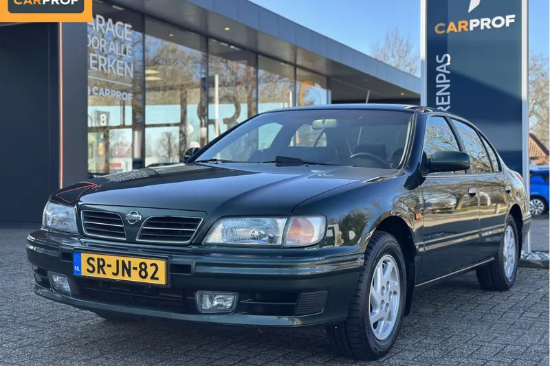 Nissan Maxima QX (1998)