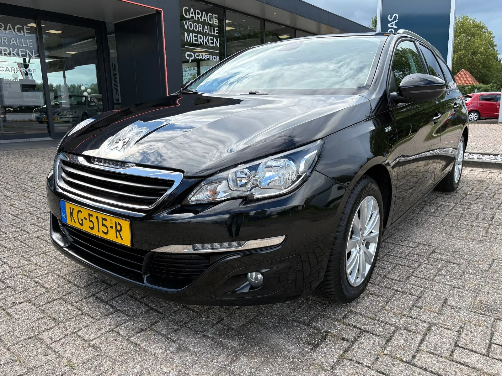 Peugeot 308 (2016) — foto 1