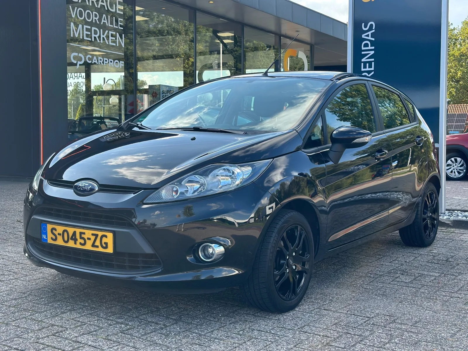 Ford Fiesta (2012) — foto 1