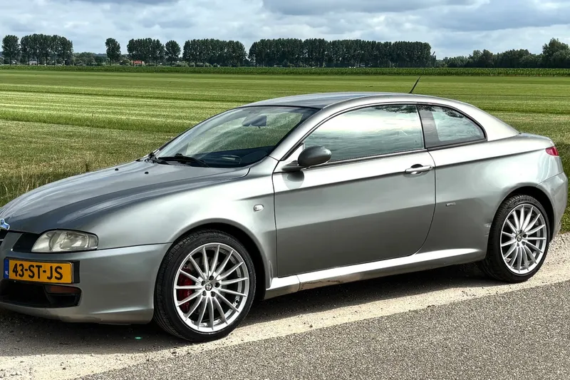 Alfa Romeo GT (2006)