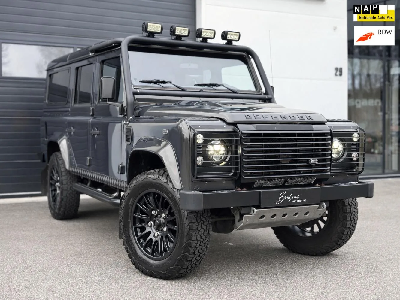 Land Rover Defender (2015) — foto 1