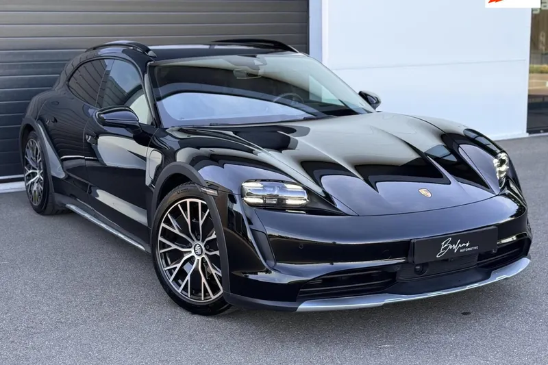 Porsche Taycan Cross Turismo (2023)