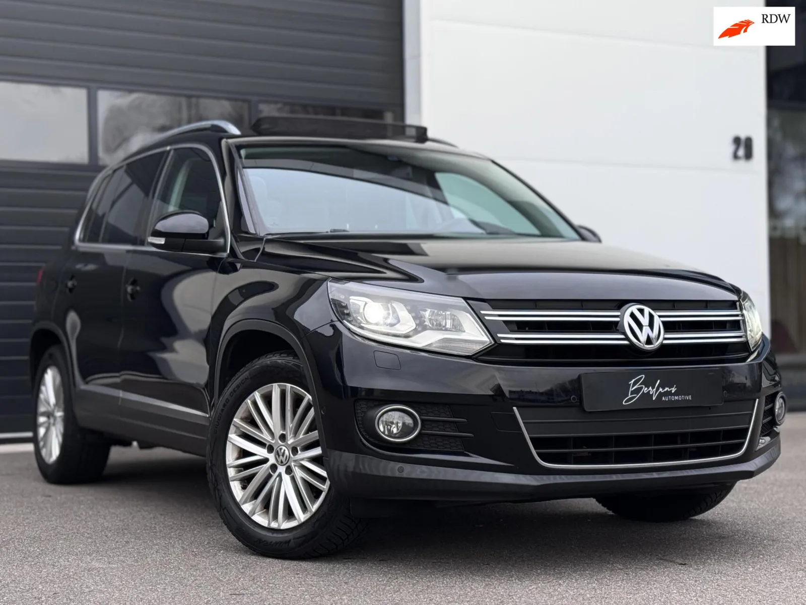 Volkswagen Tiguan (2015) — foto 1