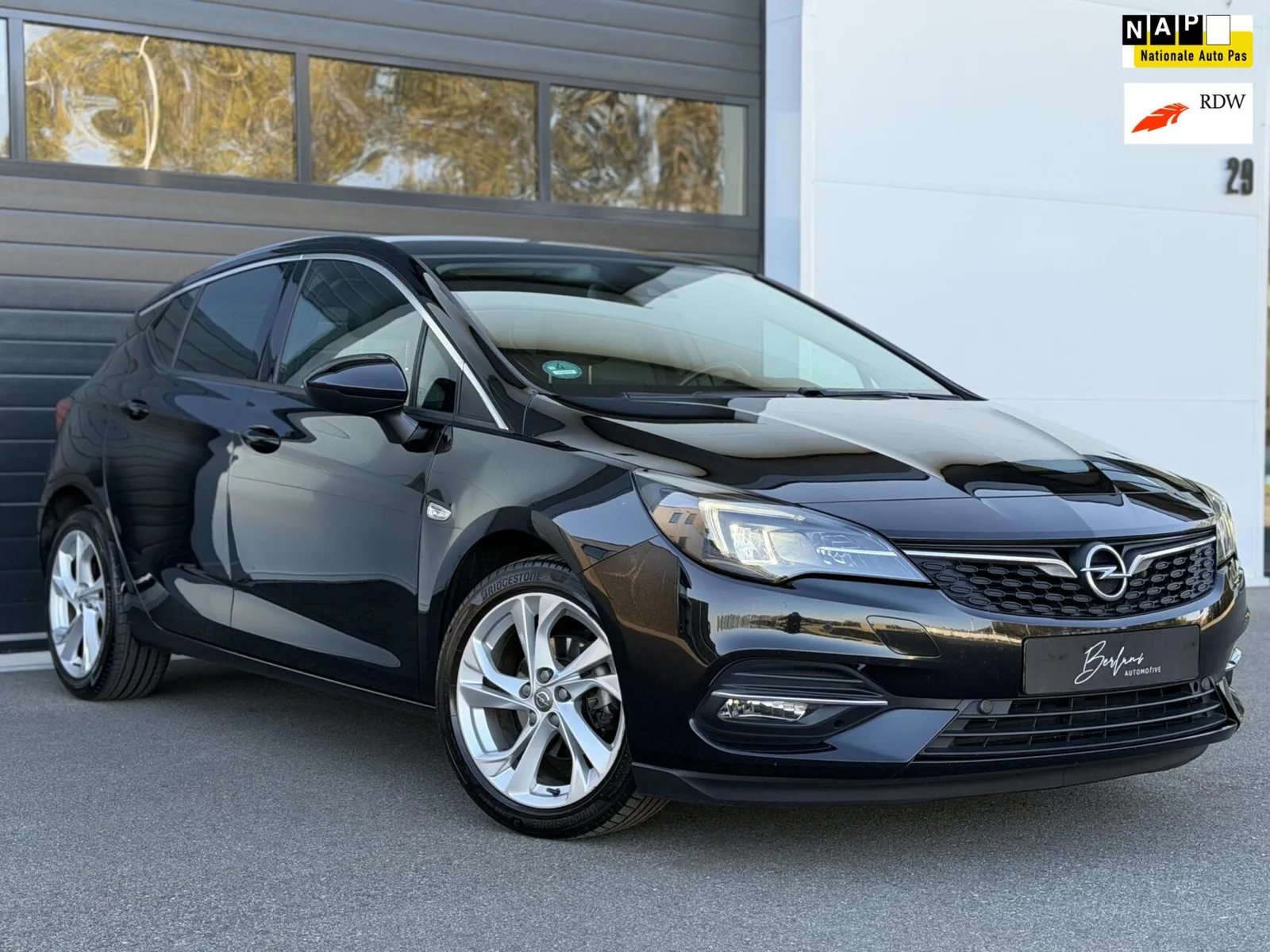 Opel Astra (2020) — foto 1