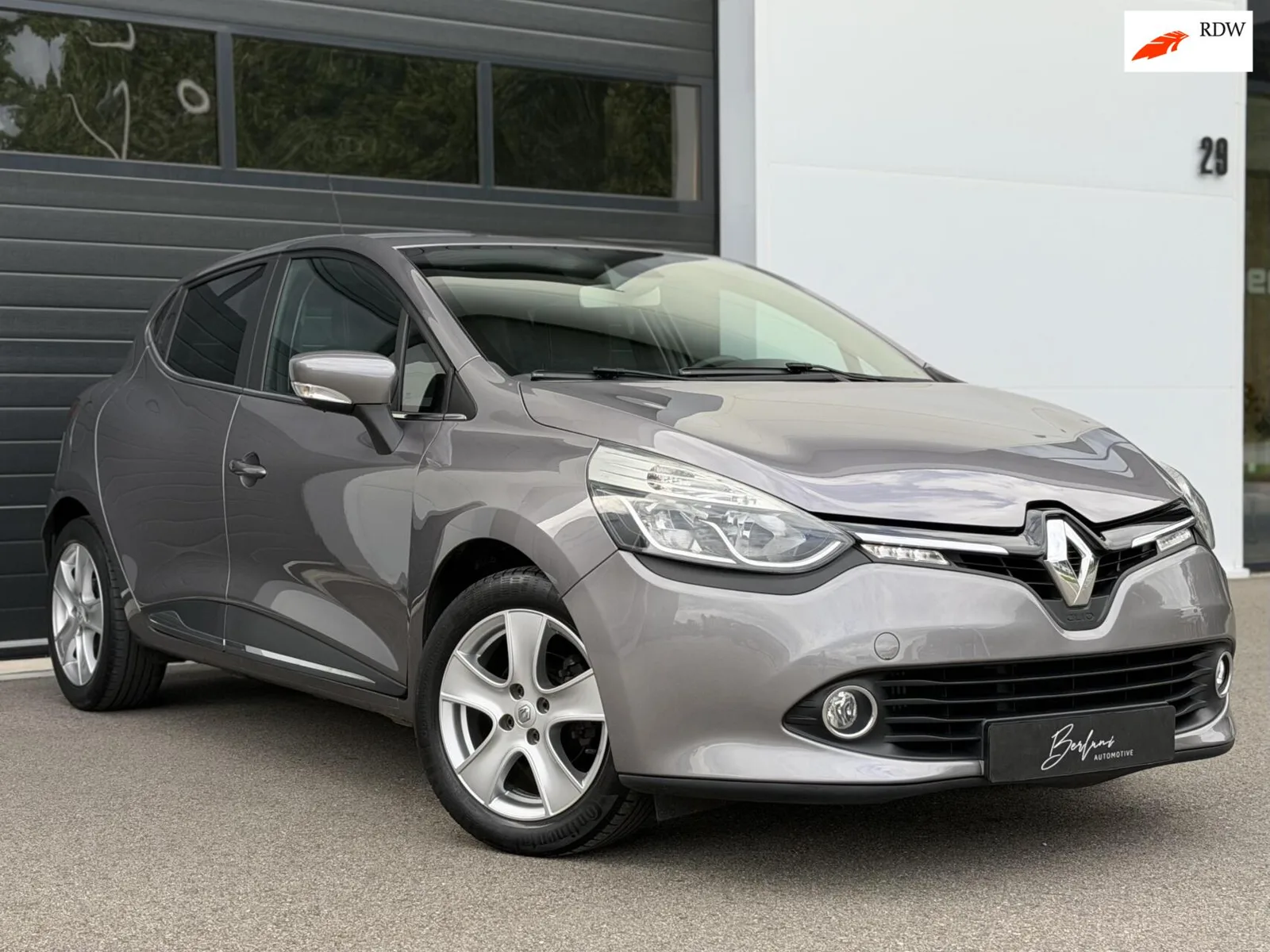 Renault Clio (2016) — foto 1