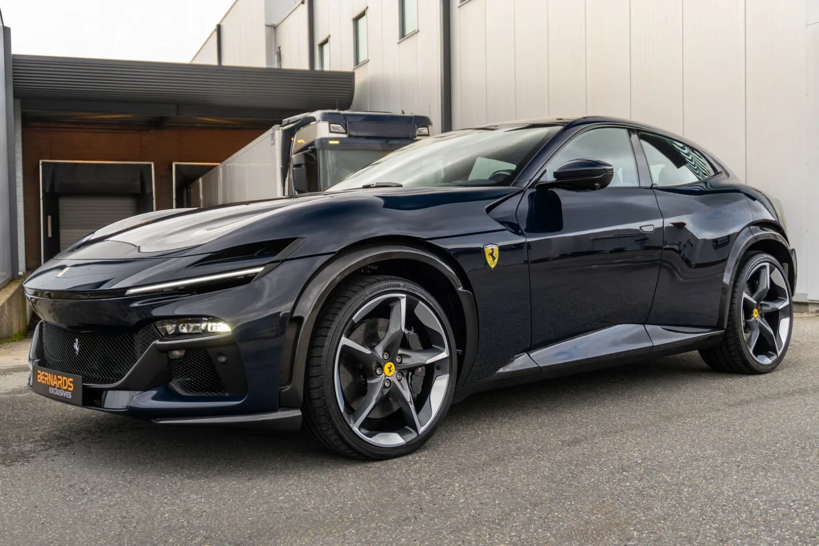 Ferrari Purosangue (2025) — foto 1