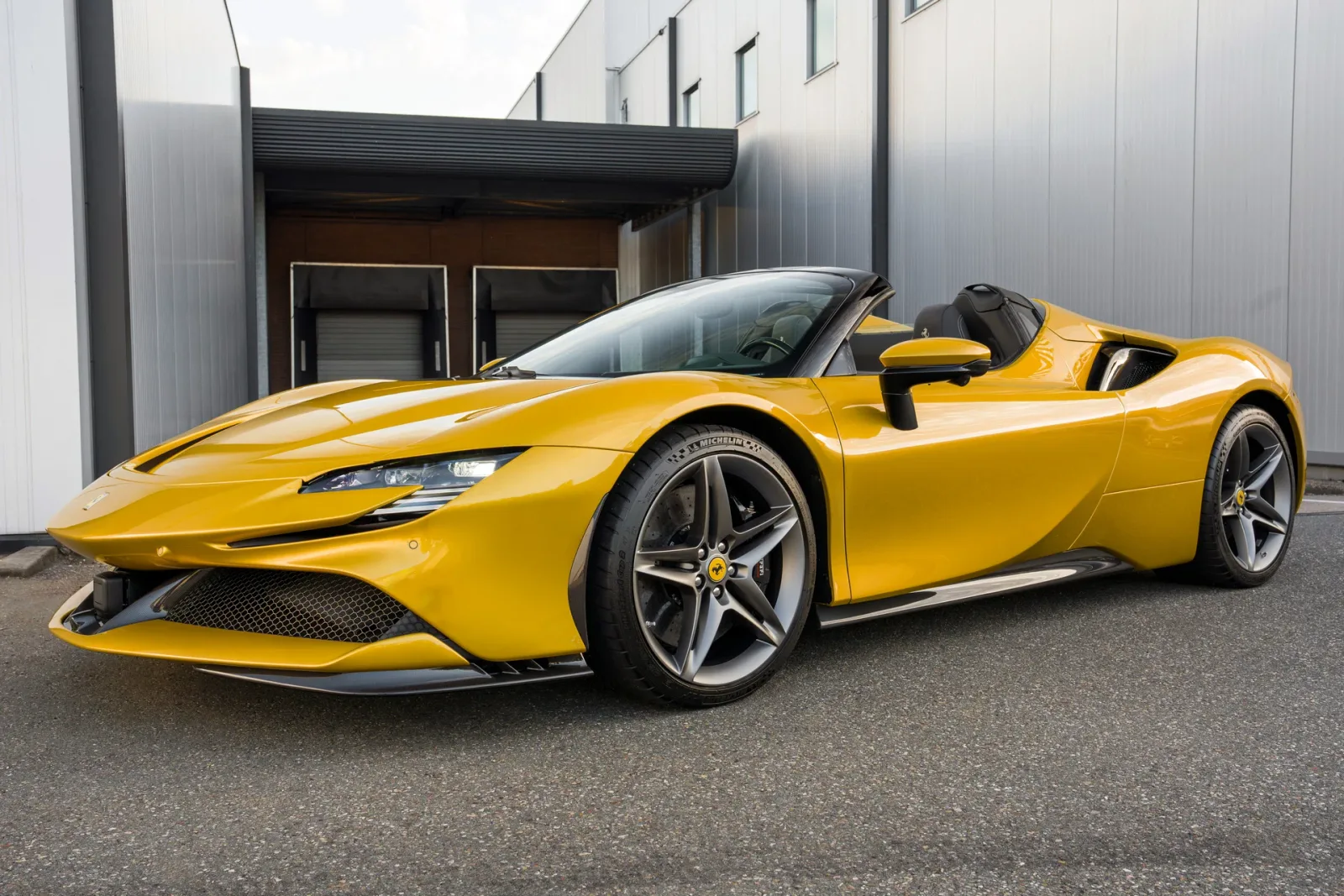 Ferrari SF90 Spider (2024) — foto 1