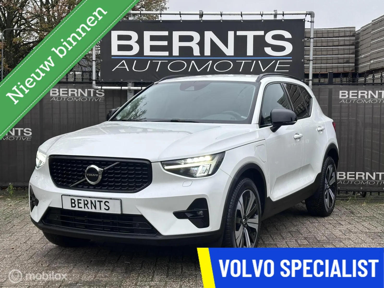 Volvo XC40 (2023) — foto 1