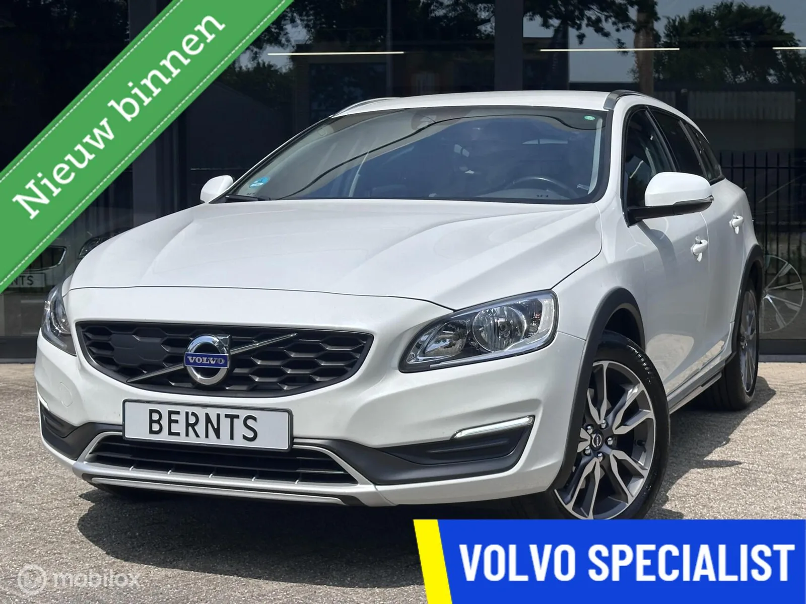 Volvo V60 Cross Country (2016) — foto 1