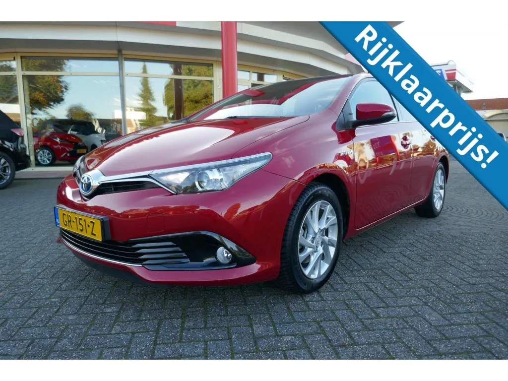 Toyota Auris (2015) — foto 1