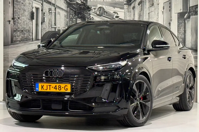Audi Q6 e-tron (2025)