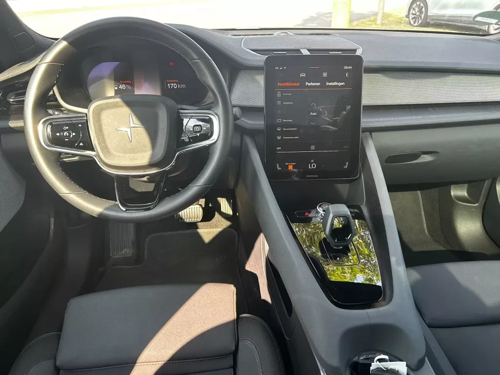 Polestar 2 (2021) — foto 1