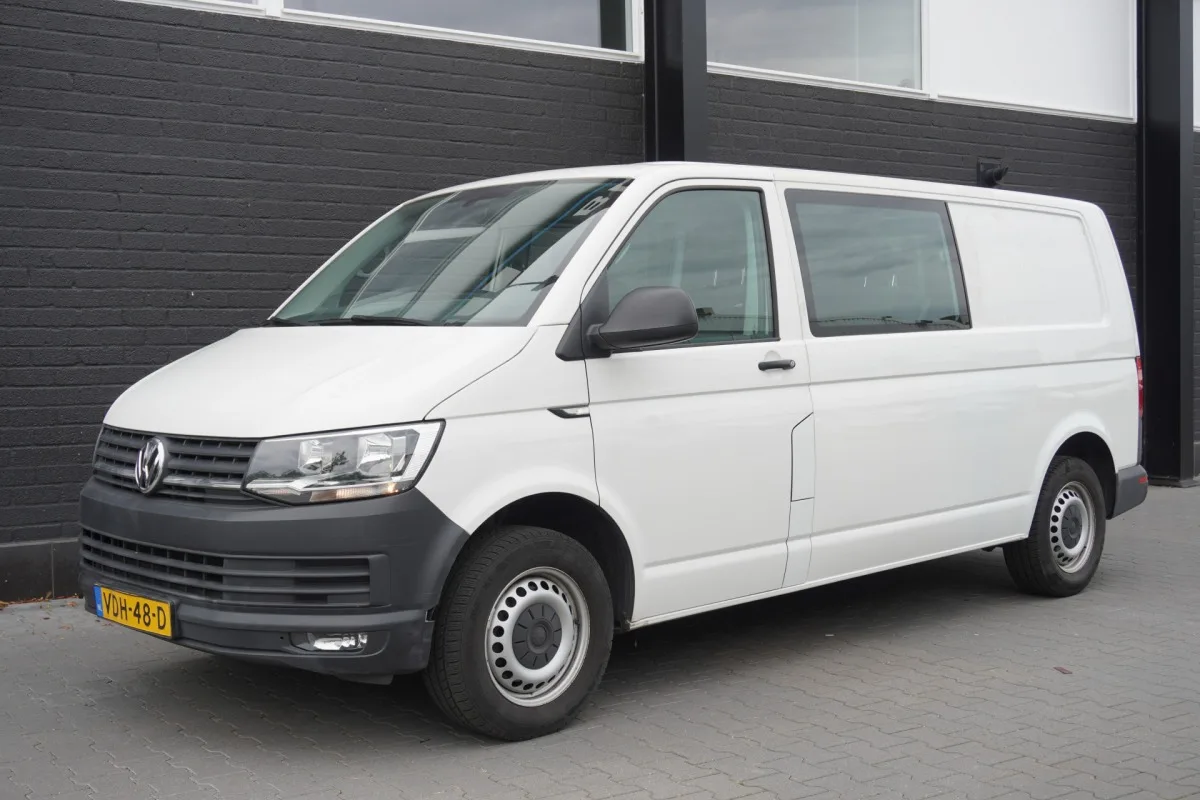 Volkswagen Transporter (2019) — foto 1